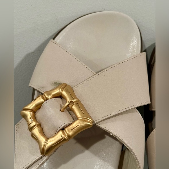 Schutz Enola Crisscross Buckle cream-gold Leather Sandals/size 8B - Picture 9 of 12